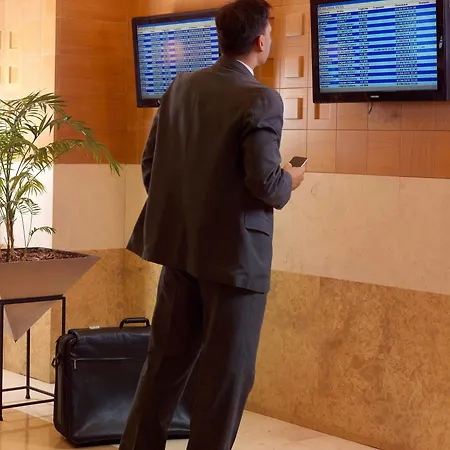 Attica Av, Airport W. By Ihg Отель 4*