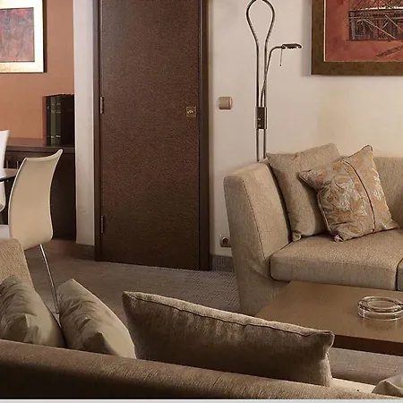 Hotel Attica Av, Airport W. By Ihg
