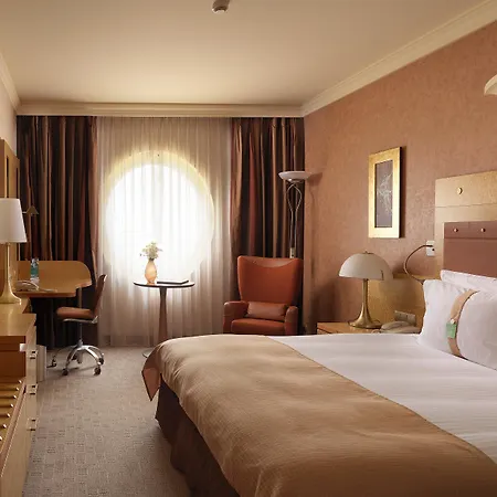 Attica Av, Airport W. By Ihg