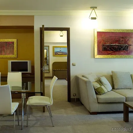 Hotel Attica Av, Airport W. By Ihg